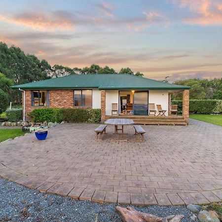 Ocean & Mountain Views - Kaikoura Villa Exterior photo