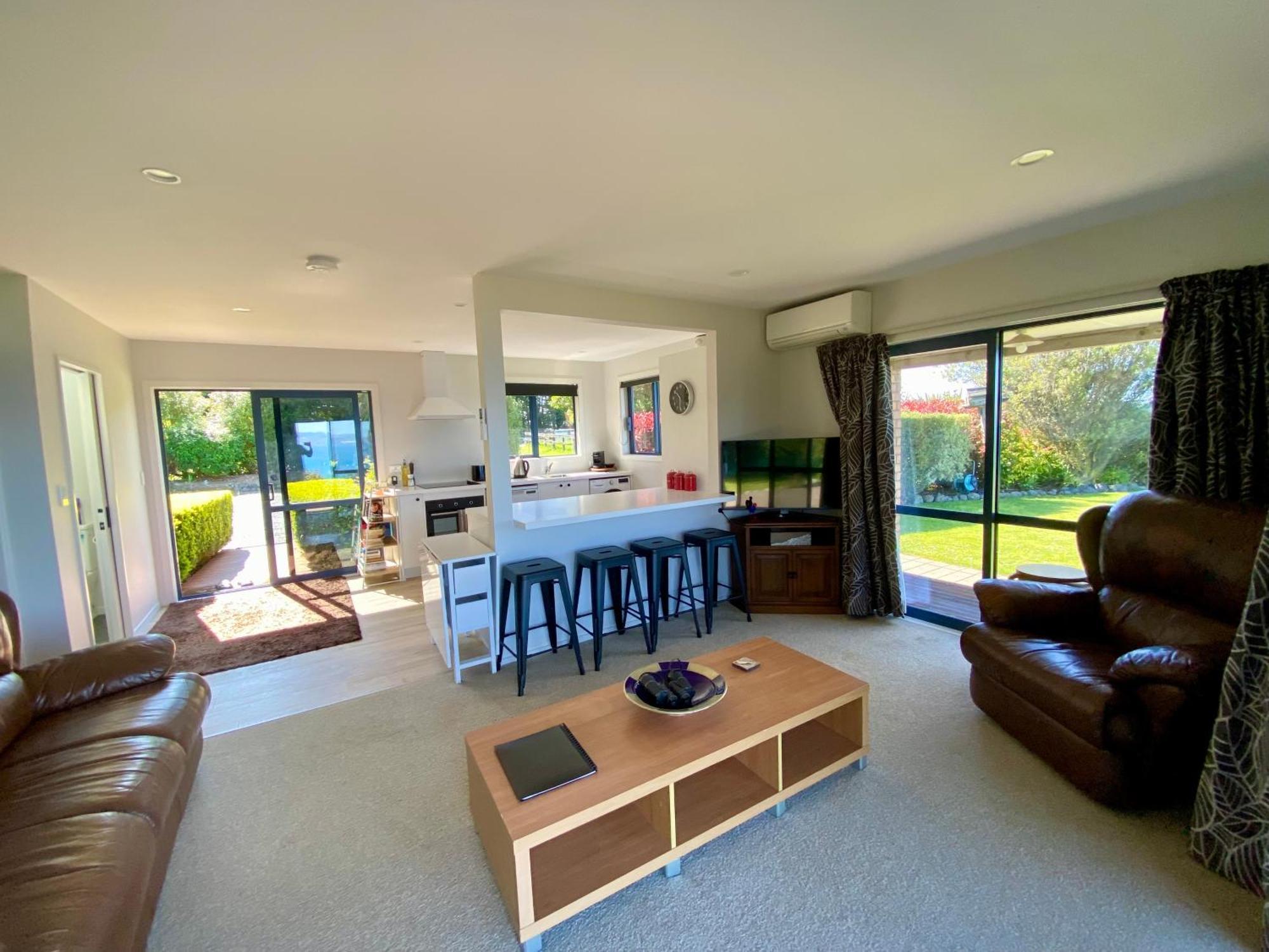 Ocean & Mountain Views - Kaikoura Villa Exterior photo